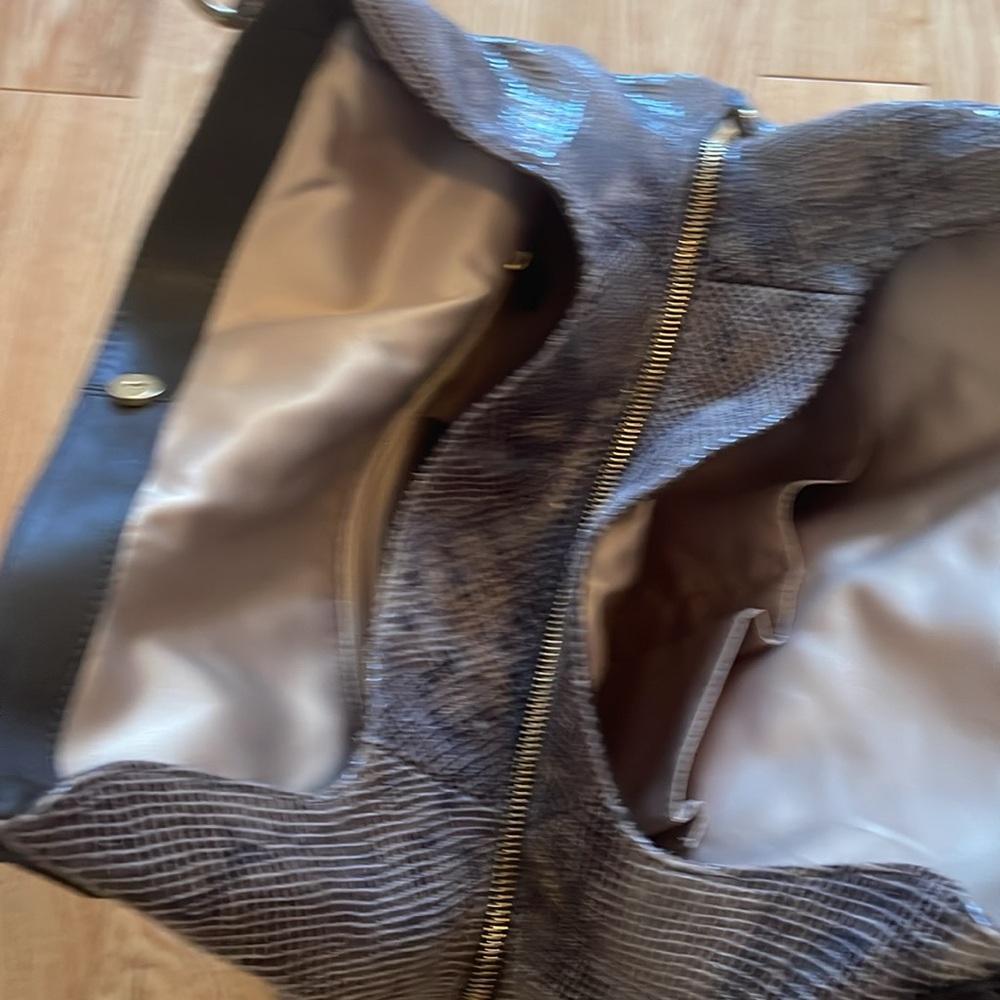 Coach Handbag - Picture 3 of 9